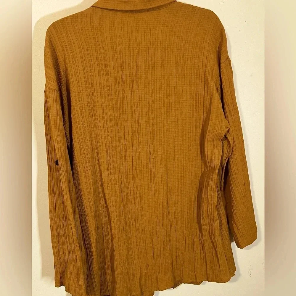 Elegant Gold Button up Long sleeve Blouse size XL loose fitting flared hem - Picture 11 of 16